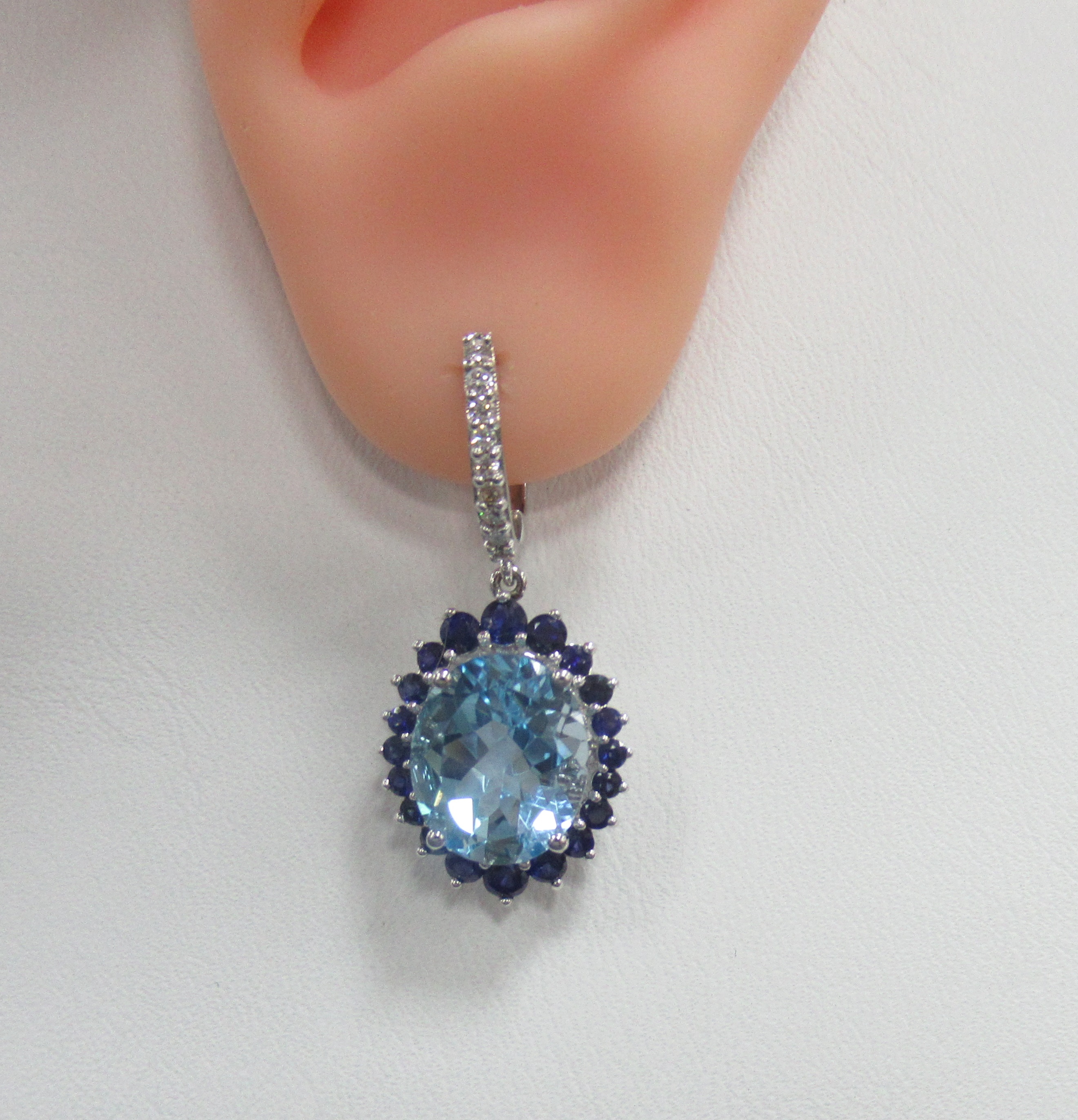 Серьги из белого золота с топазами